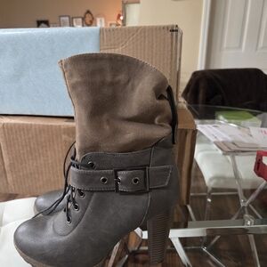 Sisley Heeled Boots in Charcoal and Taupe